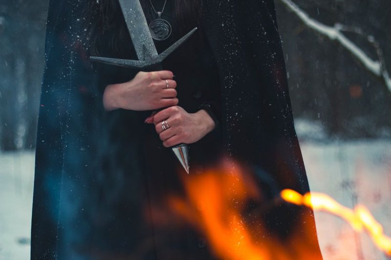 A Reading Order for New Lore Chasers